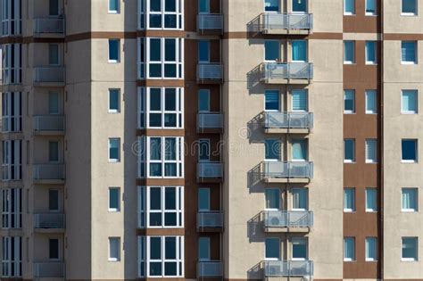 Row of Buildings Front View 的图像结果