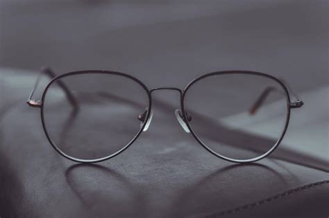 近视眼镜好的牌子有哪些？近视眼镜品牌排行榜前十名 - 牌子网