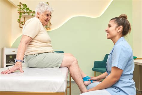 What Does a Physical Therapist Assistant Do? - CBD College