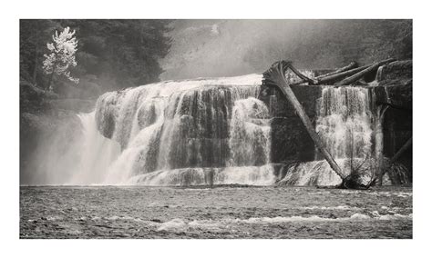 Autumn Falls (platinum version) [OC] : r/LandscapePhotography