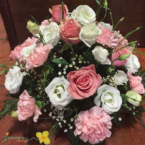 Centro rosas y claveles