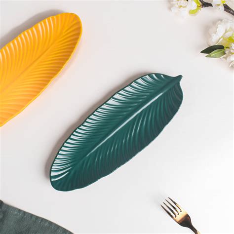 Teal Tantrum Leaf Platter Online - Premium Platter | Nestasia