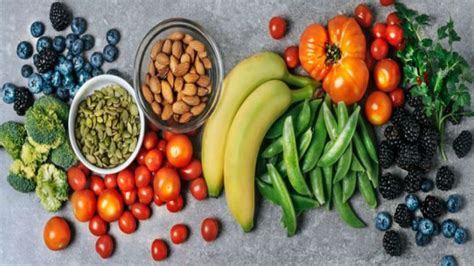 कोविड के मरीज खाने-पीने में बरतें सावधानियां, जानें कैसा हो Diet Chart ...