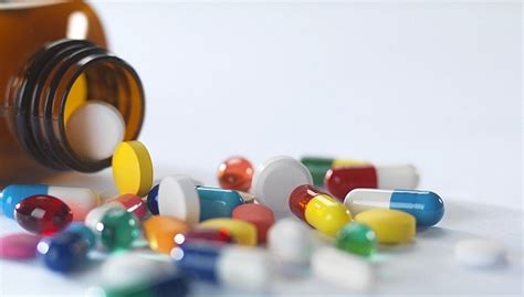 12种抗癌新药纳入基本药物目录，医保局：今年将继续降低抗癌药价格_谈判