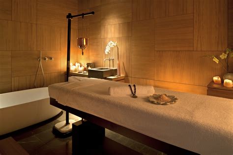 Spa treatments Amsterdam | Conservatorium Hotel | Spa massage room ...
