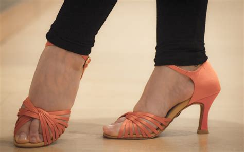 Basic Salsa Steps 的图像结果