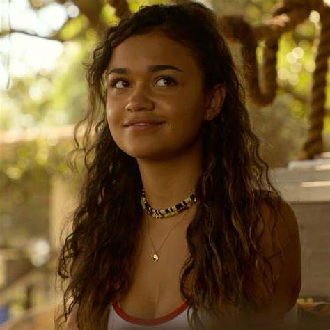 kiara “kie” carrera icon | Outer Banks Season 2 | OBX S2 | Madison Bailey | Pretty people, Outer ...