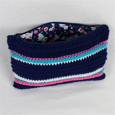 Ravelry: Mini Zippered Project Bag pattern by Charlyn Smith