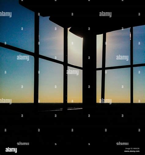 Sunset Window 的图像结果