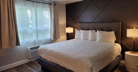 Bridge Street Inn ₹ 7,657. Baker City Hotel Deals & Reviews - KAYAK