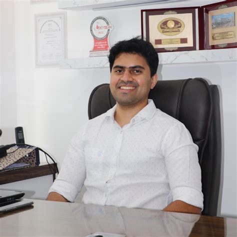 Best Hair Transplant Surgeon in Jayanagar | Dr. KC Dharam Kumar