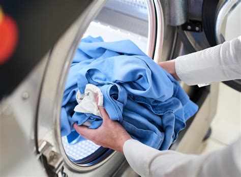 Laundry & Dry Cleaning in Kolkata | Free Pickup – Laundry King