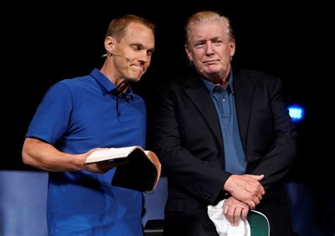 Donald Trump sports new slick hairstyle ahead of meeting with Queen ...