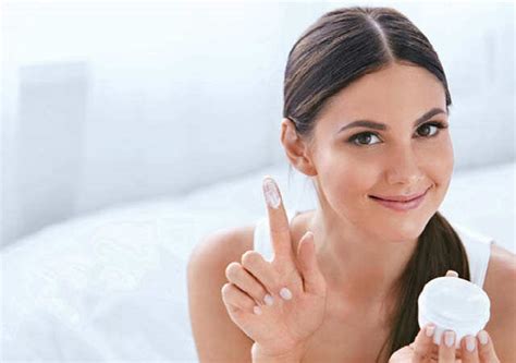 Know All About Double Cleansing In Skincare Routine | Femina.in