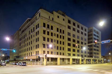 The Digital Research Library of Illinois History Journal™ : The Slow ...