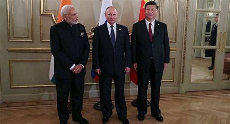普京在与中印两国元首会晤时提议定期举行三方会谈 - 俄罗斯卫星通讯社