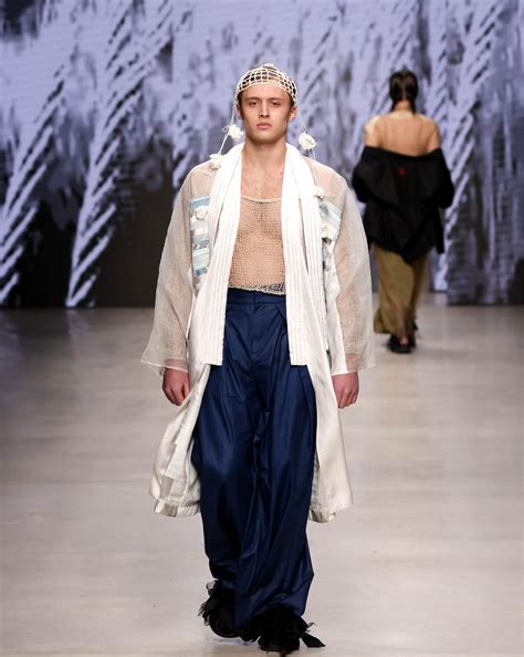 5 Menswear Trends for 2025 Spotted at Moscow Fashion Week | Esquire