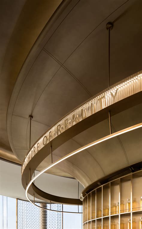 Computer Shop Wall 的图像结果