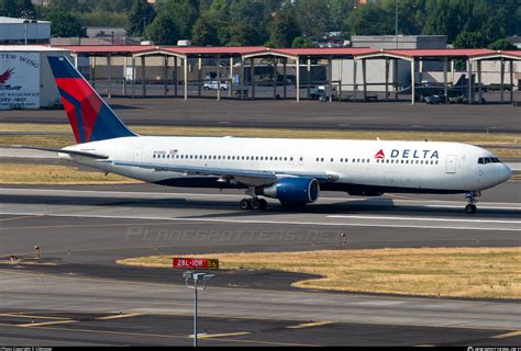 N128DL Delta Air Lines Boeing 767-332 Photo by CJMoeser | ID 1582379 | Planespotters.net