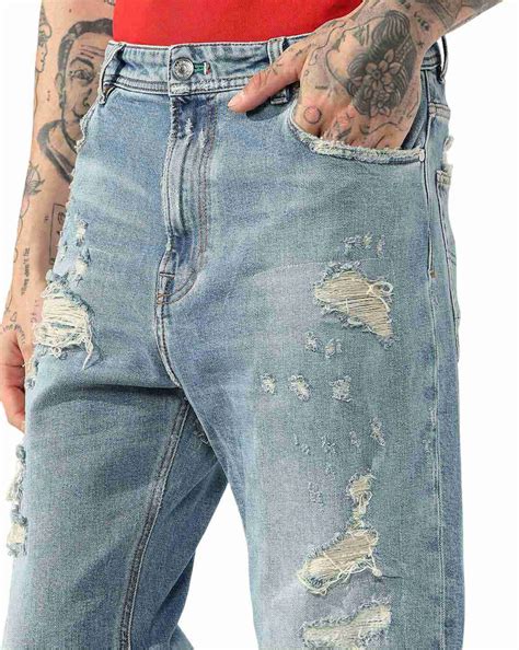 Men's Distressed Light Wash Loose Fit Jeans