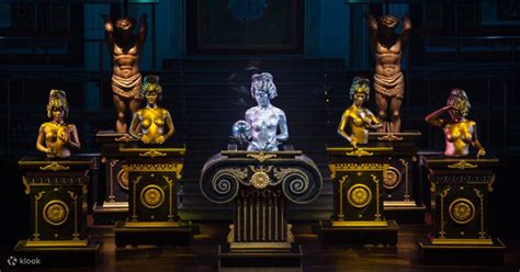 Alcazar Cabaret Show Tickets - Klook India