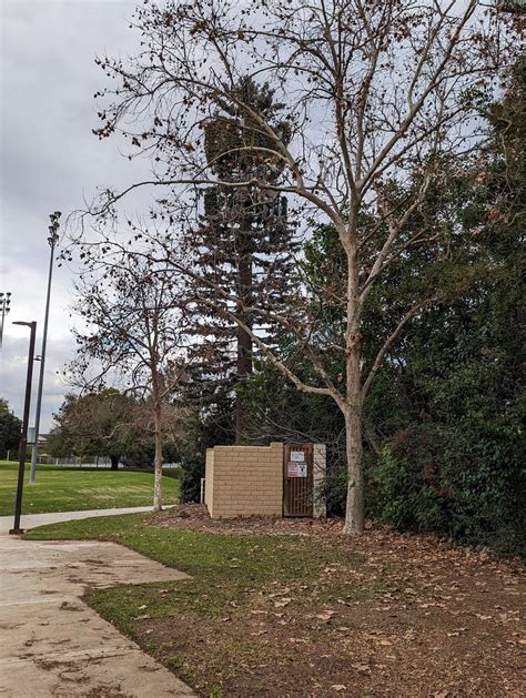 T-Mobile US tower at Shadow Oak Park in West Covina, California : r ...