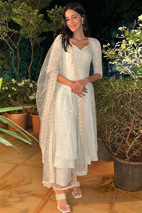 Ananya Panday in Preevin - Elahe