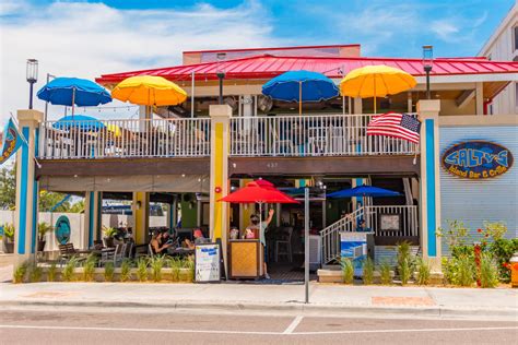 Salty's Island Bar & Grille in Clearwater Beach | VISIT FLORIDA