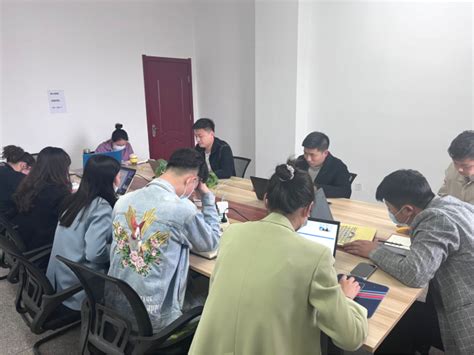 互联网学院组织学习《滁州职业技术学院作风建设提升年行动方案》-互联网学院-滁州职业技术学院