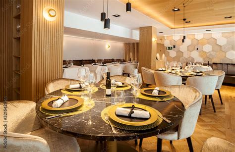 Fancy Restaurant 的图像结果