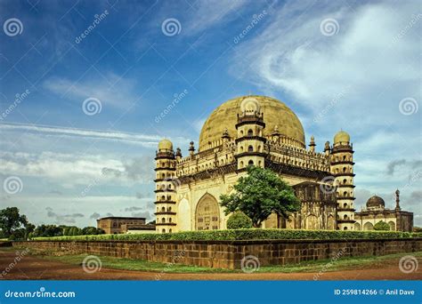 Islamic Architecture Built-in 1659 by Muhammad Adil Shah Gol Gumbaz Stock Photo - Image of 2008 ...