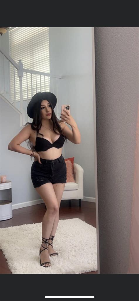 I am lluvia I selling nude photos and I also do meet ups send messages : r/Amigos