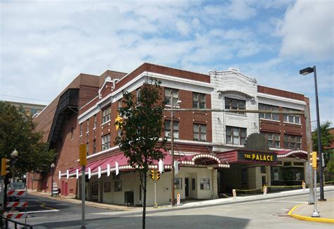 File:Palace Theater Greensburg Pennsylvania-a.jpg - Wikimedia Commons