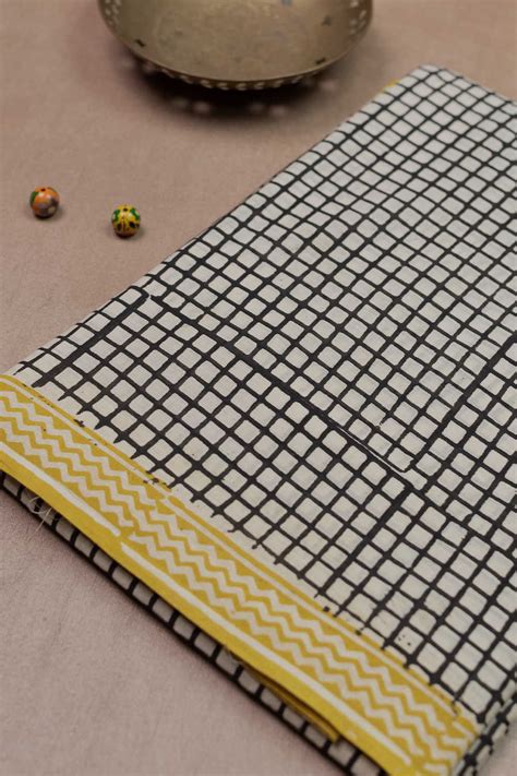 Shop Checkered Block Printed Mul Cotton saree at Matkatus