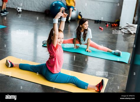 Children Doing Exercise 的图像结果