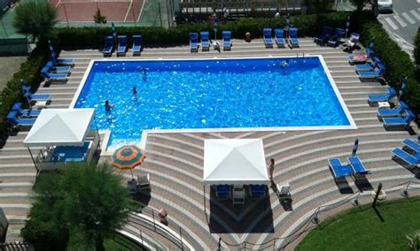 HOTEL ATLANTIC (Viserbella, Rimini) - Hotel Reviews, Photos, Rate ...