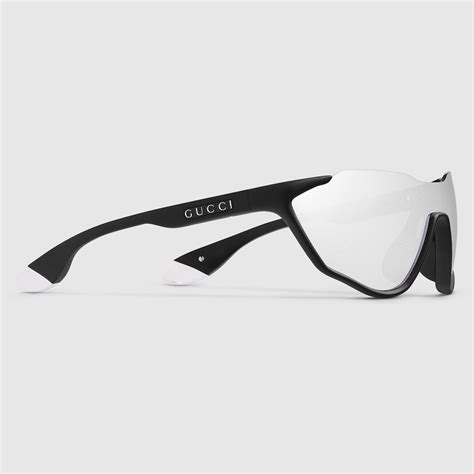 Mask-shaped sunglasses in black | GUCCI® US