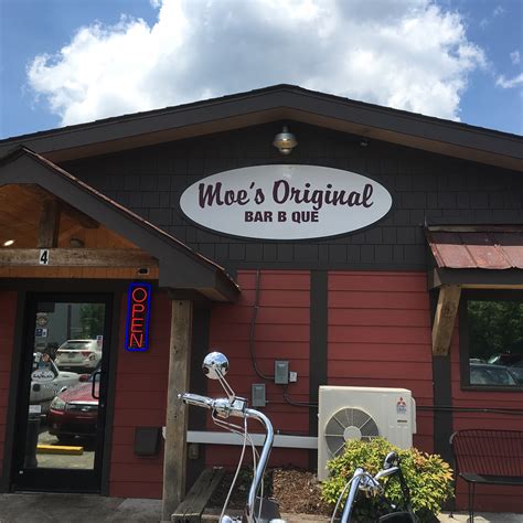 Moe's Original BBQ in Asheville, NC | Restaurant Review