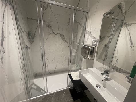 Anteprima della Primeclass: prima e nuova lounge del Terminal 1 di Roma ...