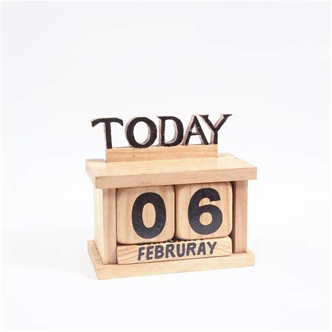 WOODEN KITTEN CALANDER – TOYWOOD