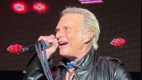 DAVID LEE ROTH Returns To The Stage With First Full Performance In Over ...