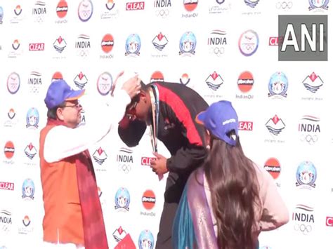 Uttarakhand: CM Dhami felicitates winners of kayaking, canoeing ...