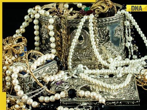 Meet wealthy Indian king who used to beg money from people in his court ...