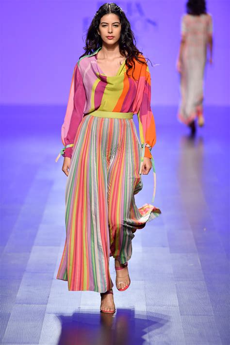 Siddhartha Bansal at Lotus Make-Up India Fashion Week spring/summer ...