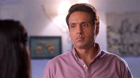 Watch Virat Helps Manya Video Online(HD) On JioCinema