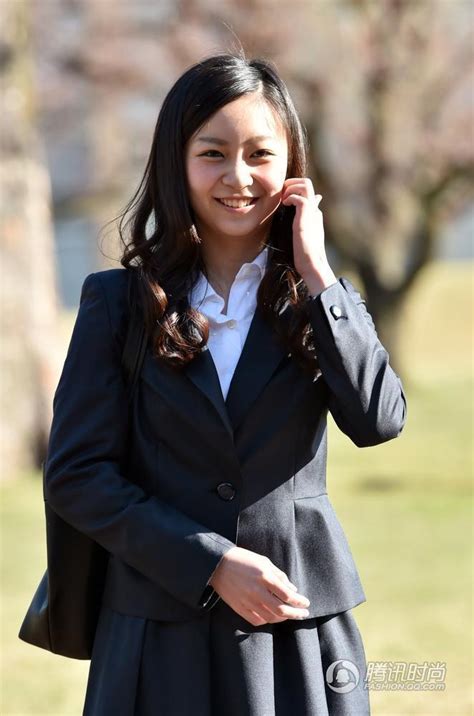 日本最美公主佳子参加入学典礼 穿套装颜值爆表_新浪军事