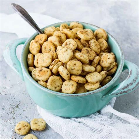 Homemade Seasoned Oyster Crackers - Mom's Dinner