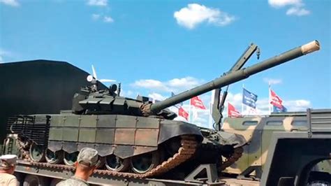 俄T90坦克又被打爆炸得很惨