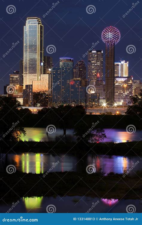 Downtown Dallas, Texas at Night Editorial Stock Photo - Image of famous ...