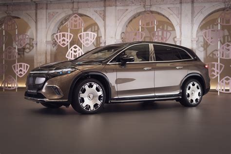 Mercedes-Maybach EQS SUV is Next-Level Electric Luxury - CNET